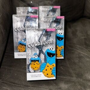 Wet n wild sesame street cowabunga. Eyelash curler